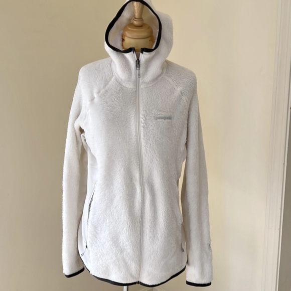 Patagonia Jackets & Blazers - Patagonia XL Retro pile off white fleece hoodie .